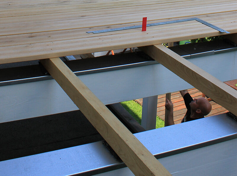 Terrassendielen als Teil einer tragenden Konstruktion.